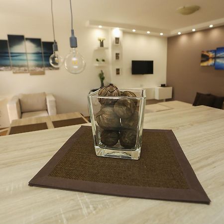 Modern Apartment With Free Parking Novi Sad Luaran gambar